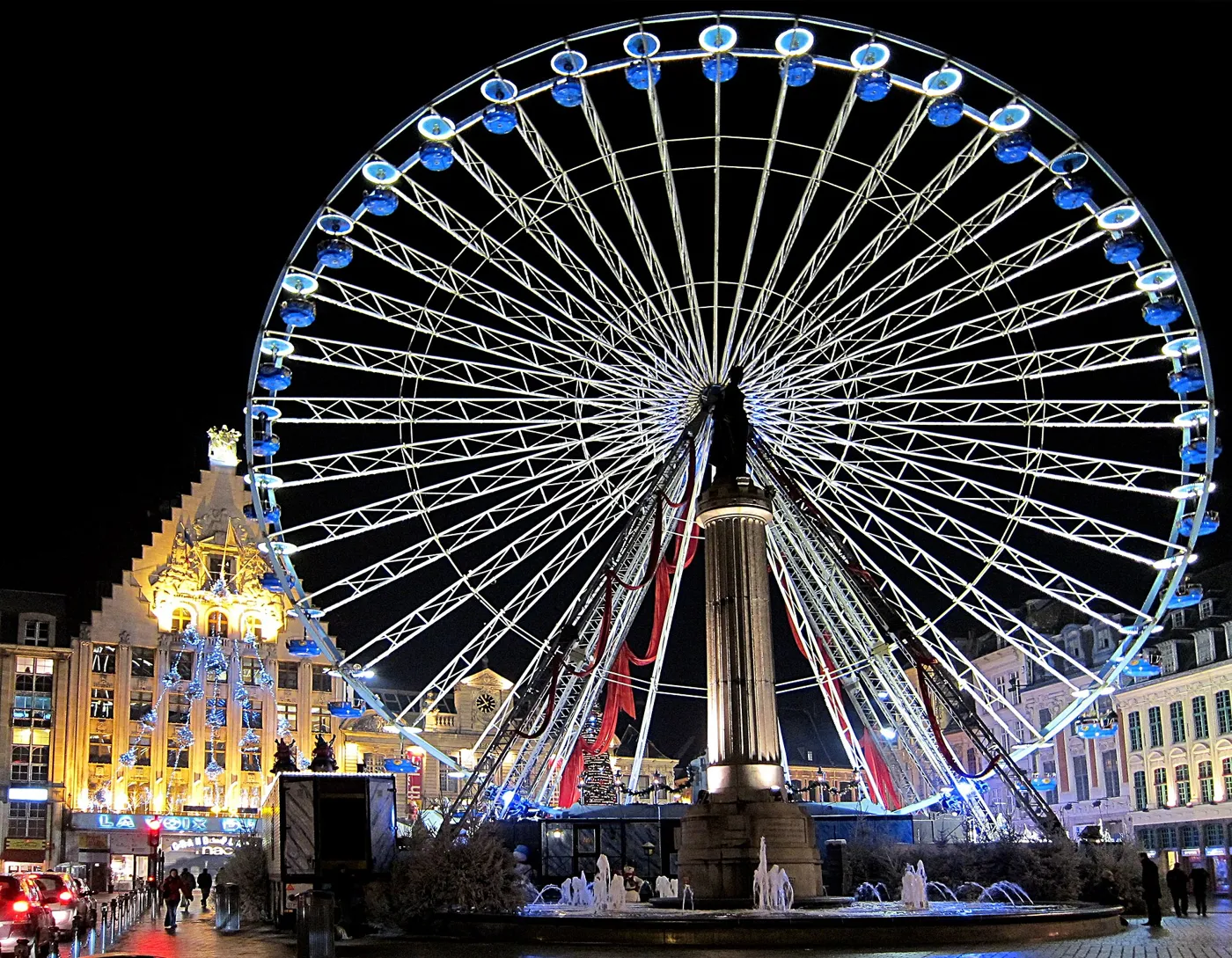 Grand'Place de Lille et sa grande roue, de nuit